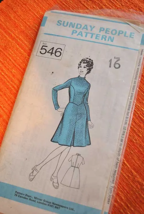 1970s Vintage dressmaking Pattern Sunday People 546