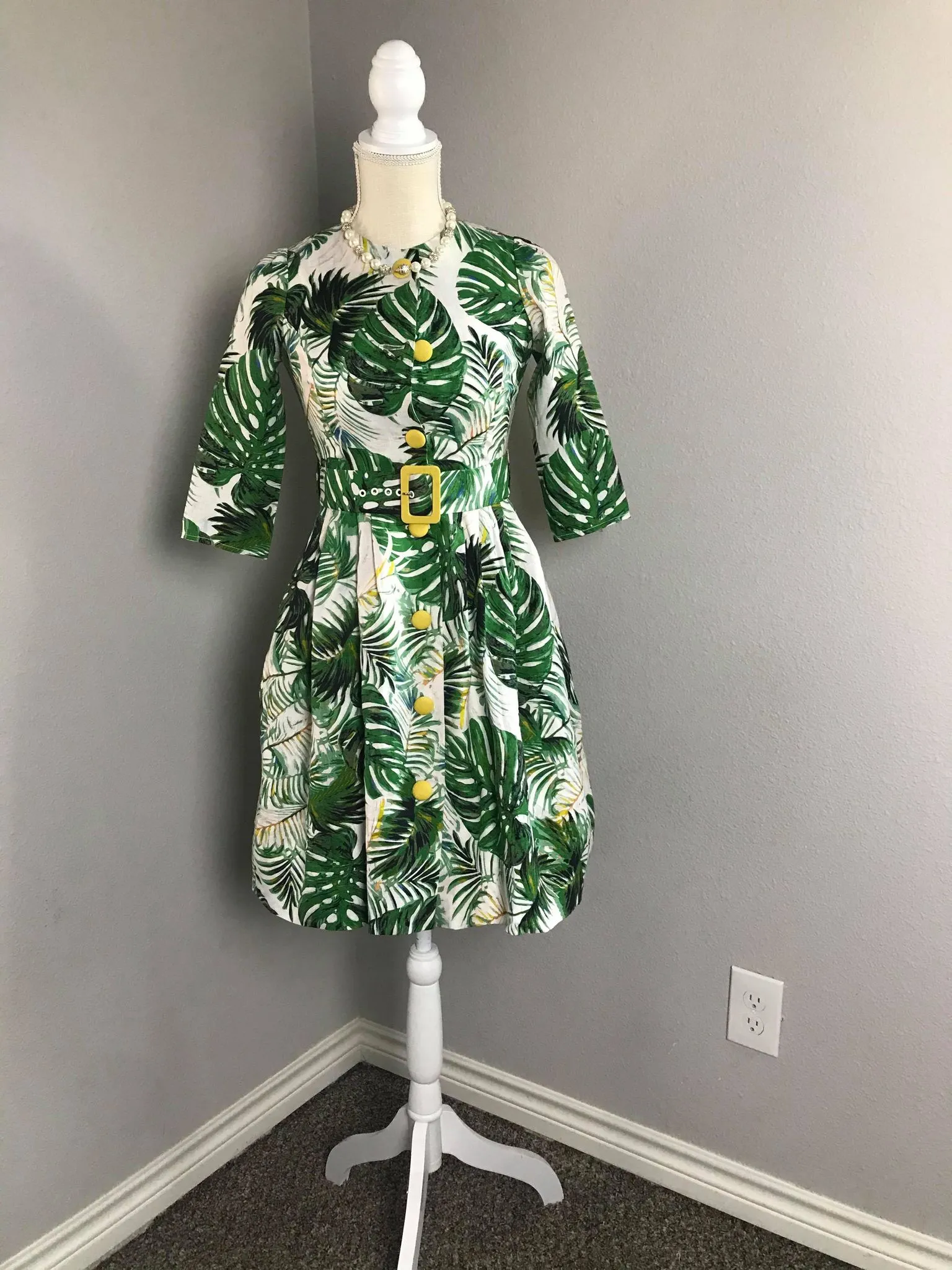 Laura Dress in Solid cotton Tropical Leaves size S