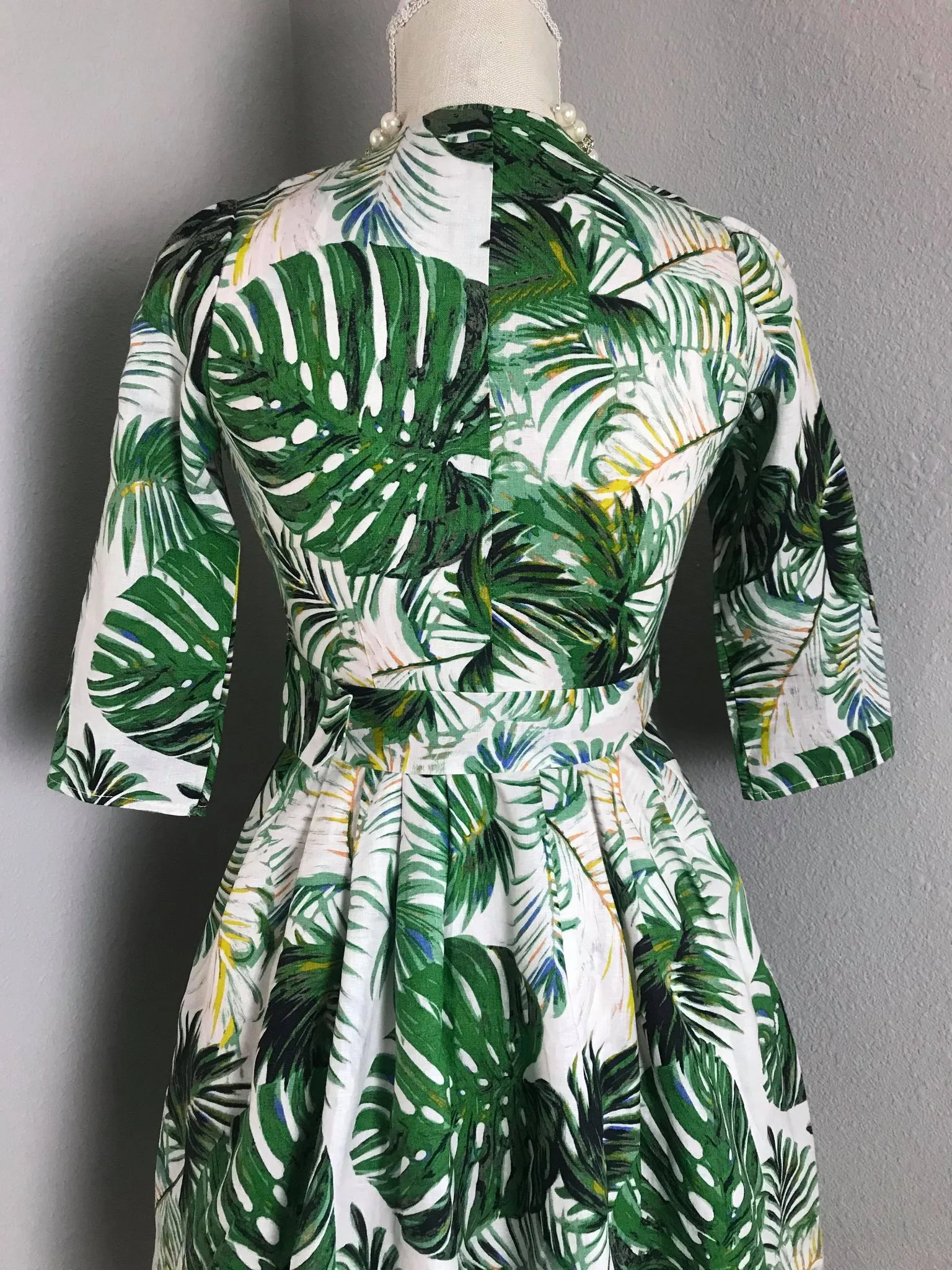 Laura Dress in Solid cotton Tropical Leaves size S