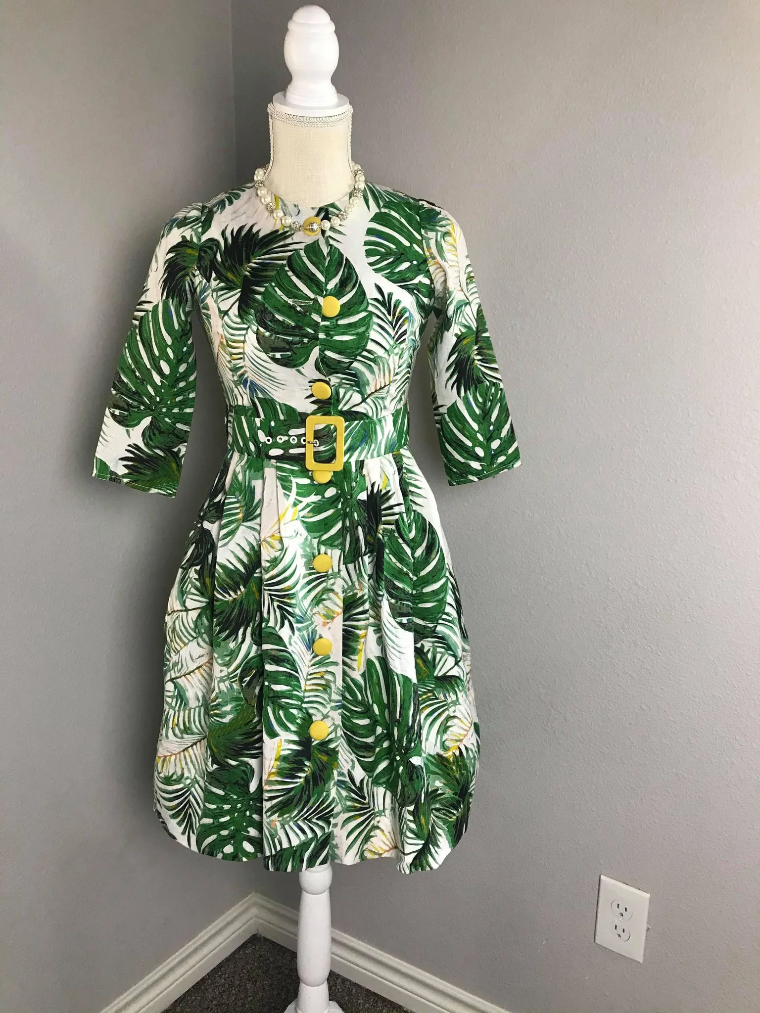 Laura Dress in Solid cotton Tropical Leaves size S