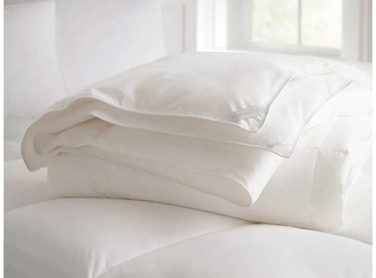 White Goose Down Duvet by Peacock Alley